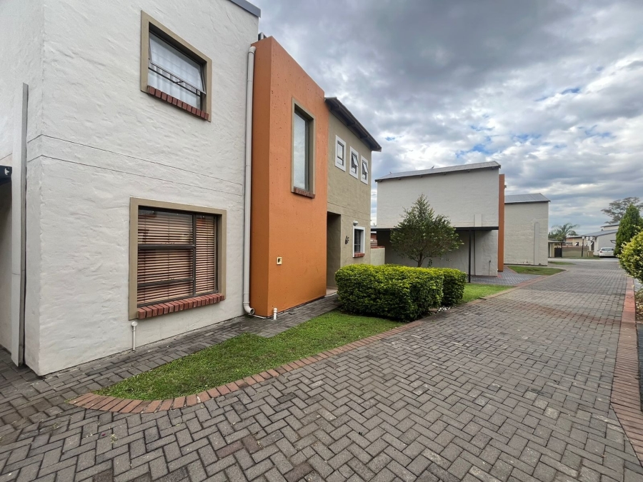 3 Bedroom Property for Sale in Waterval East North West